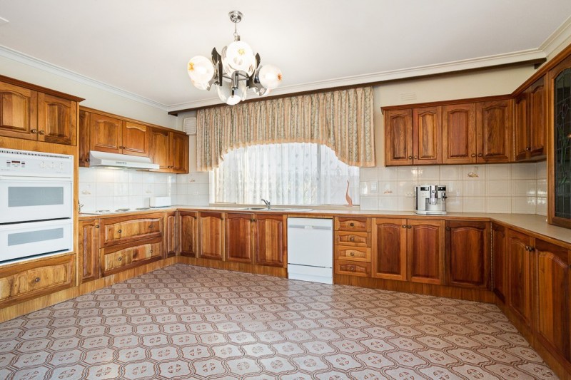 26 Brendan AvenueDoncaster, VIC 3108, Doncaster - Thumbnail 2