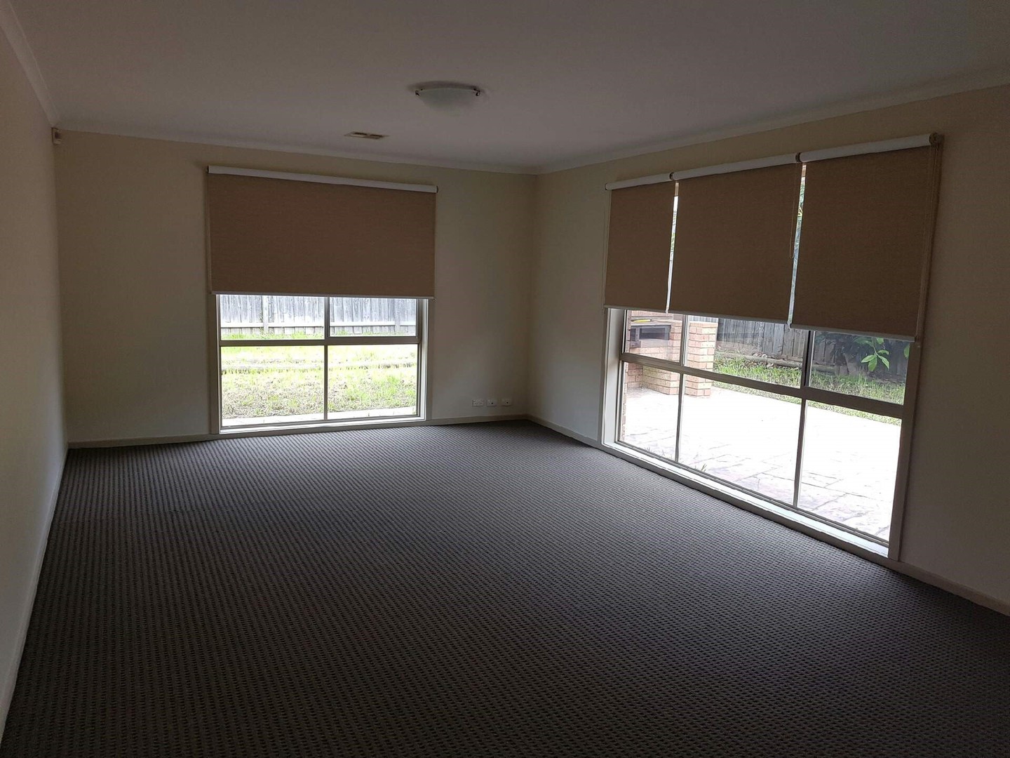 11 Friendship Avenue, Mill Park, VIC 3082 - Thumbnail 1 - 23/05/2019