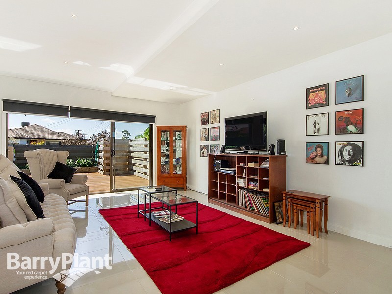 9 Wood Street, Deer Park, VIC 3023 - Thumbnail 2 - 19/05/2019