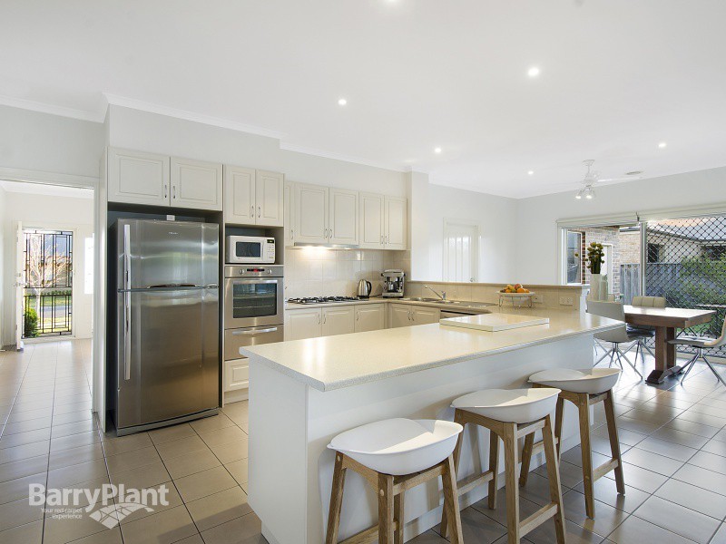 20 Sidney Nolan Place, Pakenham, VIC 3810 - Thumbnail 2 - 19/05/2019