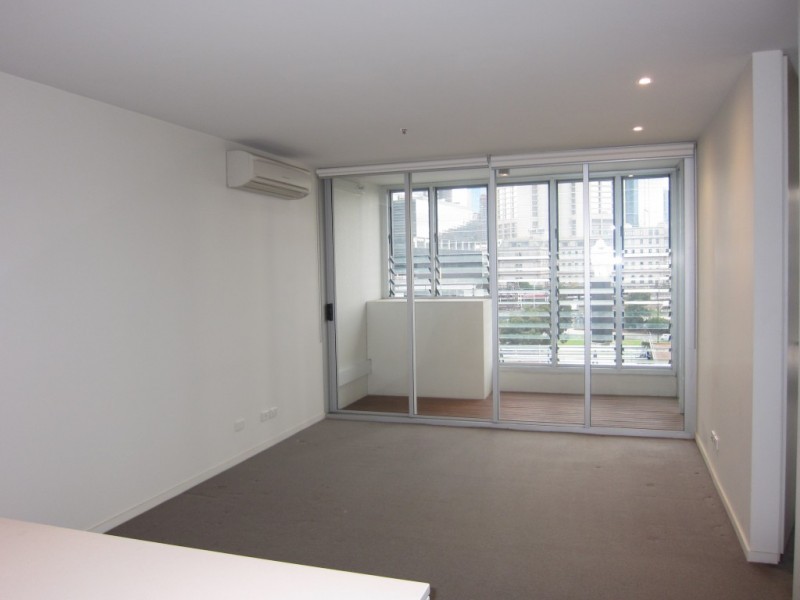 1308/8 McCrae Street, Docklands, VIC 3008 - Thumbnail 2 - 23/05/2019
