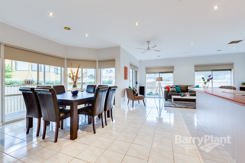 9 Pilgrim Drive, Hillside, VIC 3037 - Thumbnail 2 - 19/05/2019