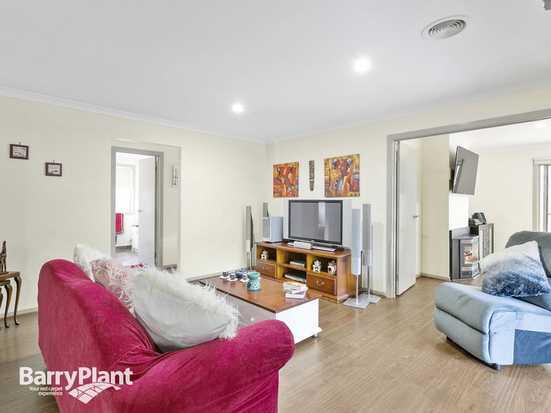 24 Wingara Drive, Rosebud West, VIC 3940 - Thumbnail 2 - 19/05/2019