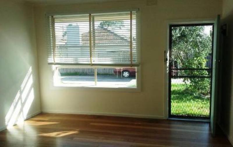 2/18 Albenca Street, Mentone, VIC 3194 - Thumbnail 1 - 23/05/2019