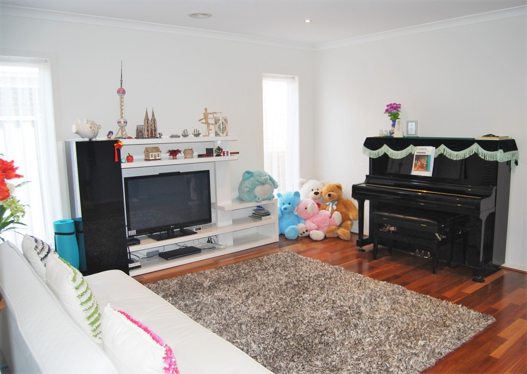 3 Denmans Mews, Deer Park, VIC 3023 - Thumbnail 2 - 23/05/2019