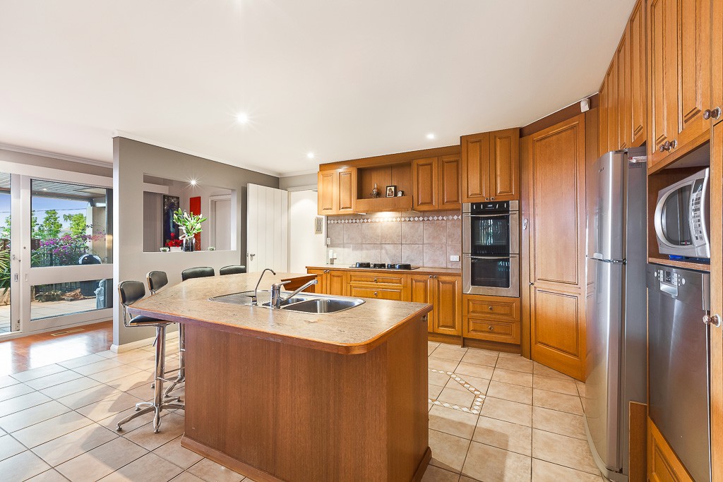 5 Fairbank Crescent, Templestowe Lower, VIC 3107, Templestowe Lower - Thumbnail 2