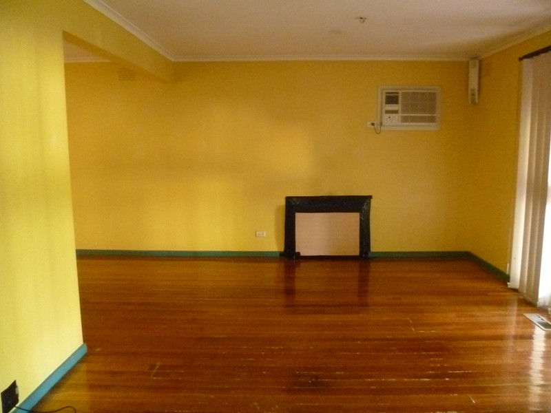 9 Raglan Street, Wallan, VIC 3756 - Thumbnail 1 - 23/05/2019