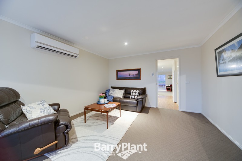 2 Meaby Drive, Pakenham, VIC 3810 - Thumbnail 2 - 19/05/2019
