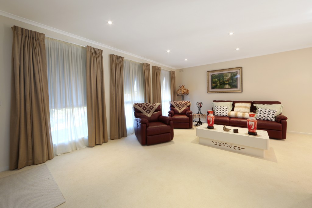 6 Lakeside Boulevard, Rowville, VIC 3178 - Thumbnail 2 - 23/05/2019