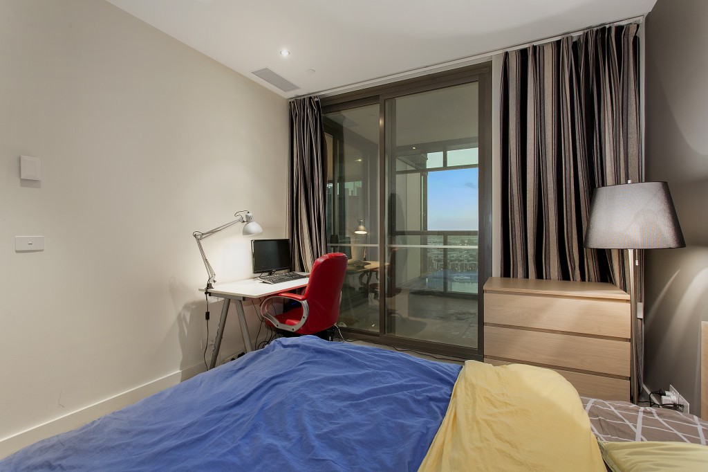 141/8 Waterside Place, Docklands, VIC 3008 - Thumbnail 2 - 23/05/2019