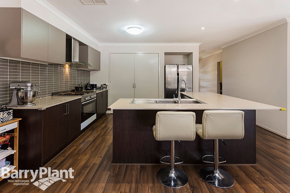 5 Yaramba Boulevard, Point Cook, VIC 3030 - Thumbnail 2 - 23/05/2019