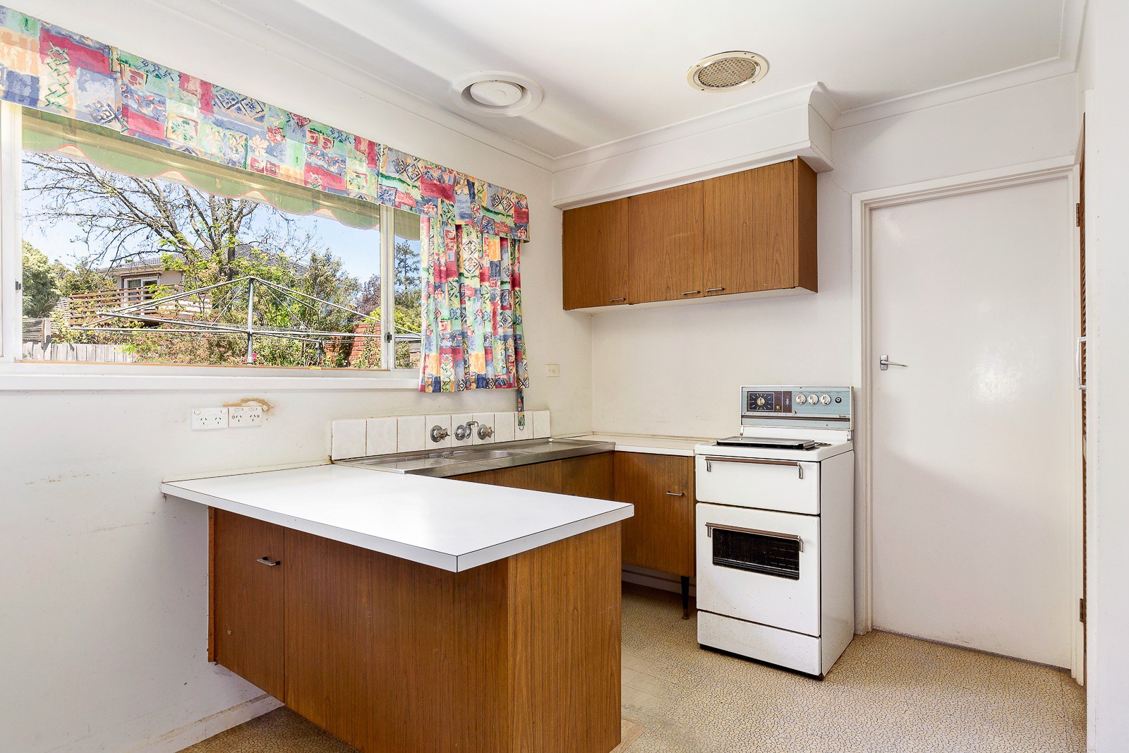 37 Samuel RoadBlackburn South, VIC 3130, Blackburn South - Thumbnail 5