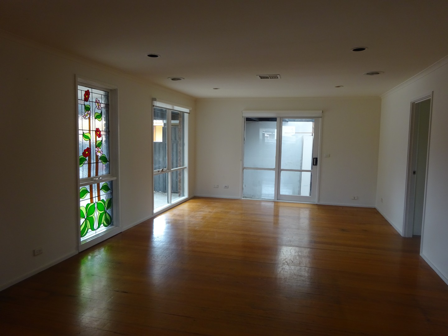 42 Bainbridge Close, Craigieburn, VIC 3064 - Thumbnail 2 - 23/05/2019