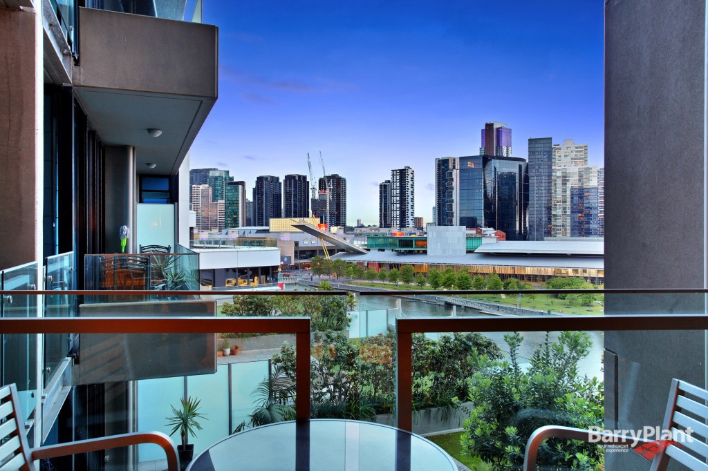 823/60 Siddeley Street, Docklands, VIC 3008 - Thumbnail 2 - 19/05/2019