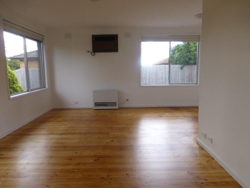 4 Osborne Avenue, Gladstone Park, VIC 3043 - Thumbnail 1 - 21/11/2016