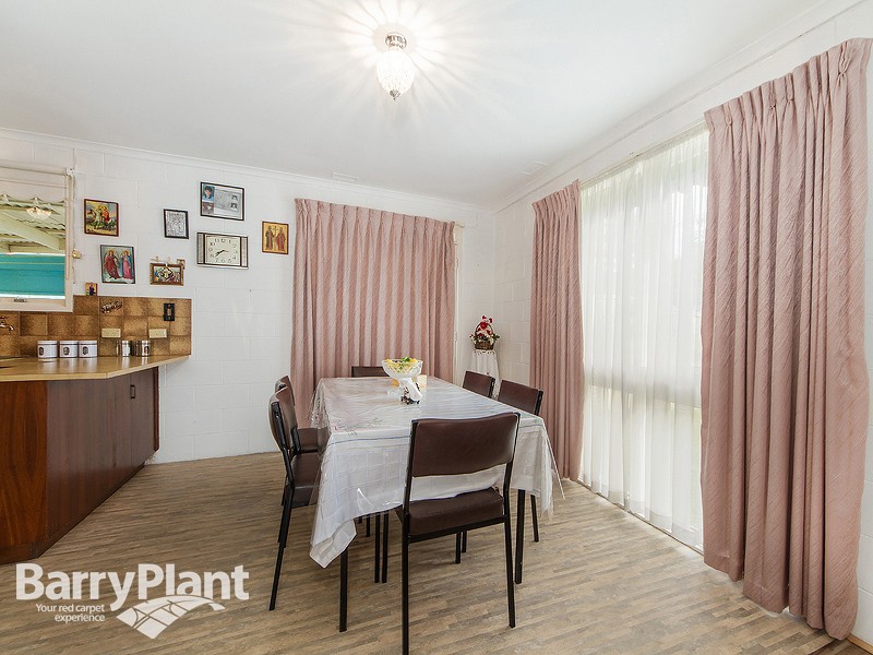 904 Ballarat Road, Deer Park, VIC 3023 - Thumbnail 2 - 19/05/2019