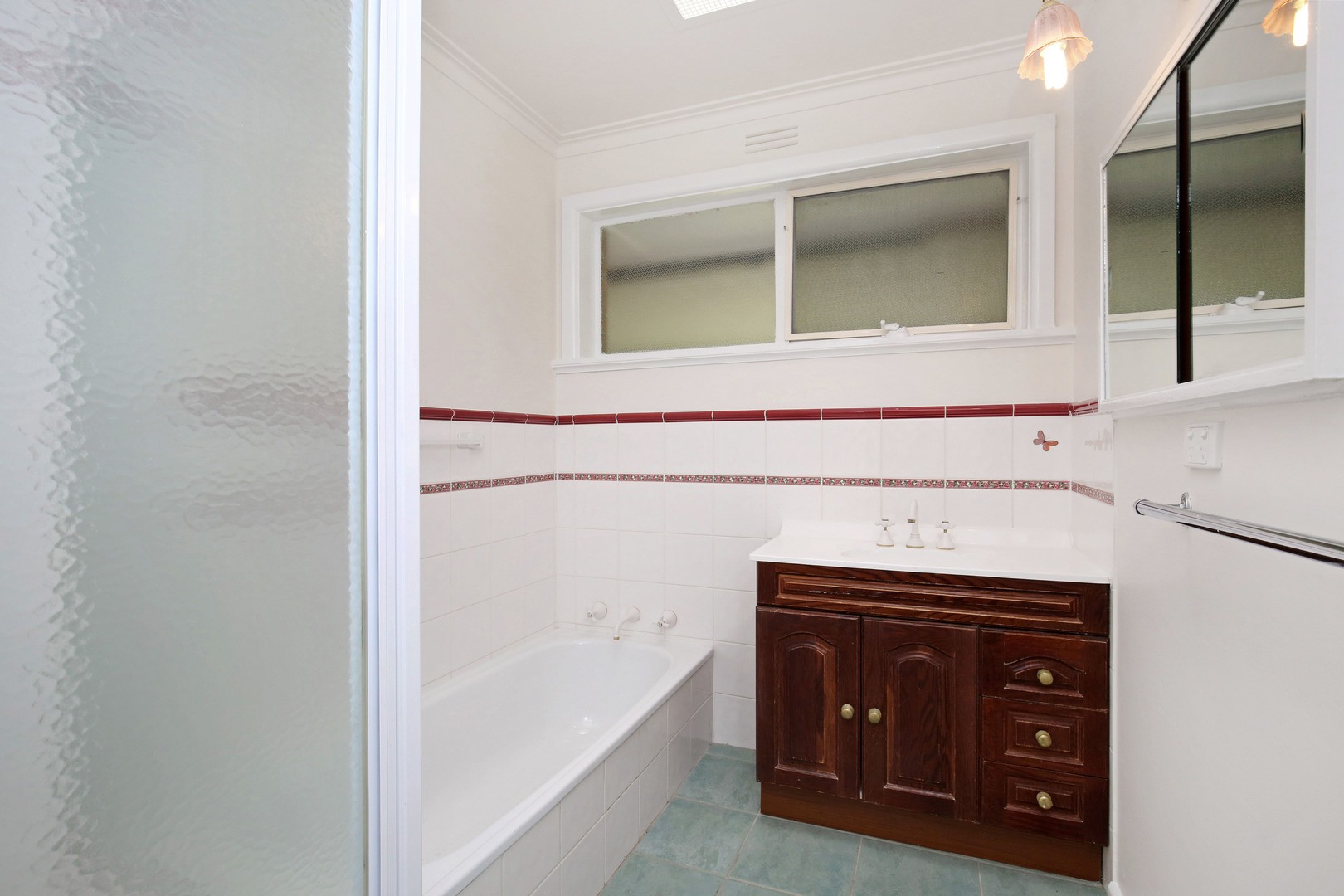 37 McKellar Street, Watsonia, VIC 3087 - Thumbnail 2 - 23/05/2019