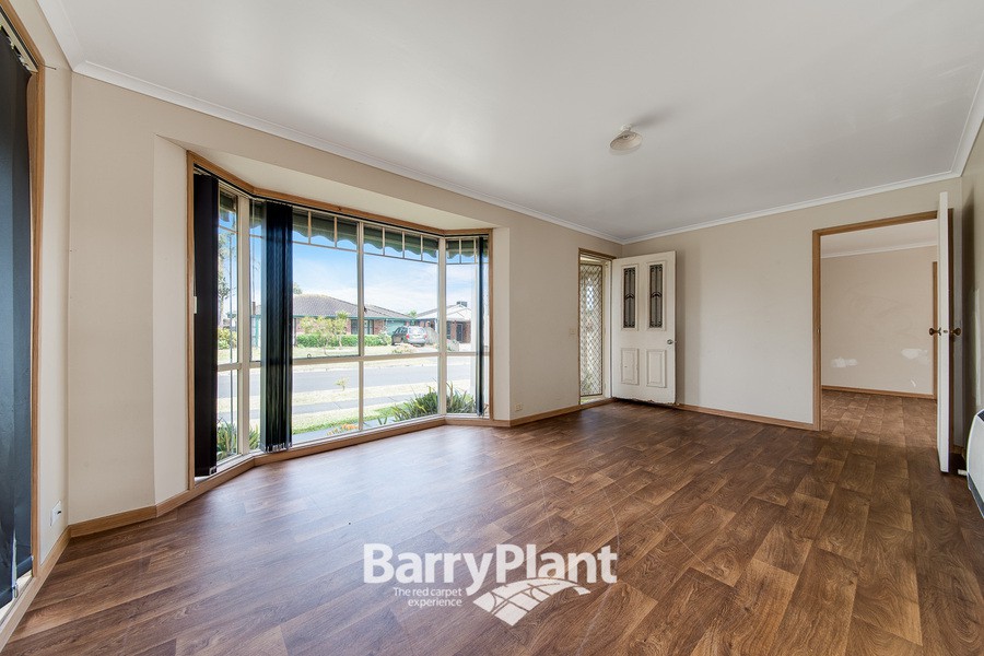 1 Bradley Way, Cranbourne West, VIC 3977 - Thumbnail 2 - 19/05/2019