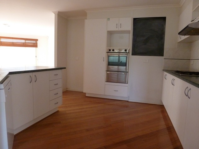 4 Inverie Place, Point Cook, VIC 3030 - Thumbnail 1 - 23/05/2019