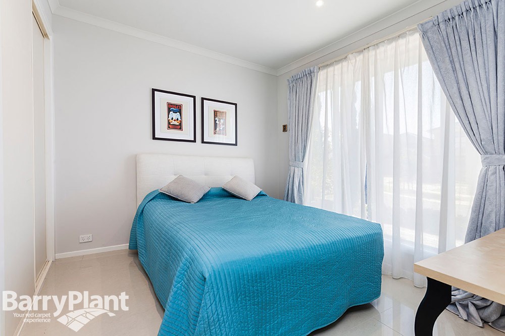 5 Trident Court, Sanctuary Lakes, VIC 3030 - Thumbnail 2 - 23/05/2019