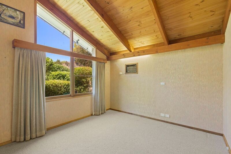 6 Stanton Crescent, Rosanna, VIC 3084 - Thumbnail 2 - 23/05/2019