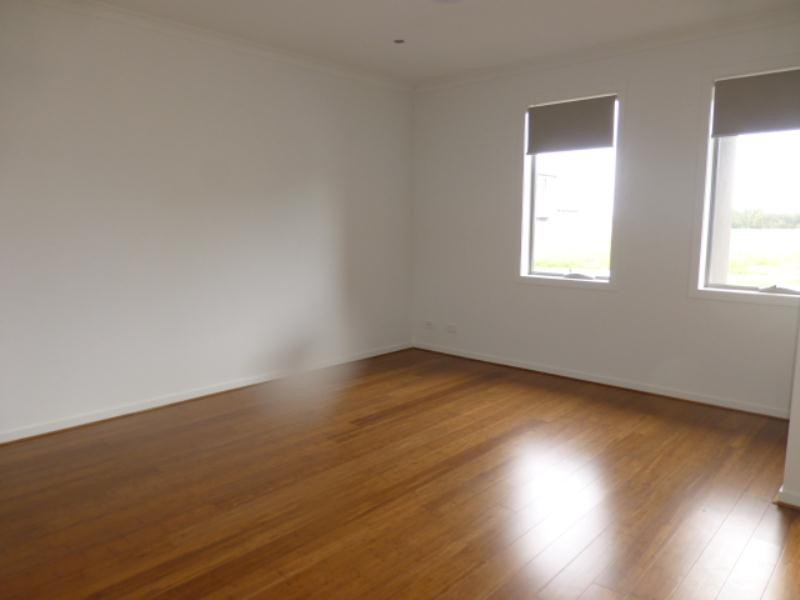 12 Verona Street, Greenvale, VIC 3059 - Thumbnail 2 - 15/12/2016