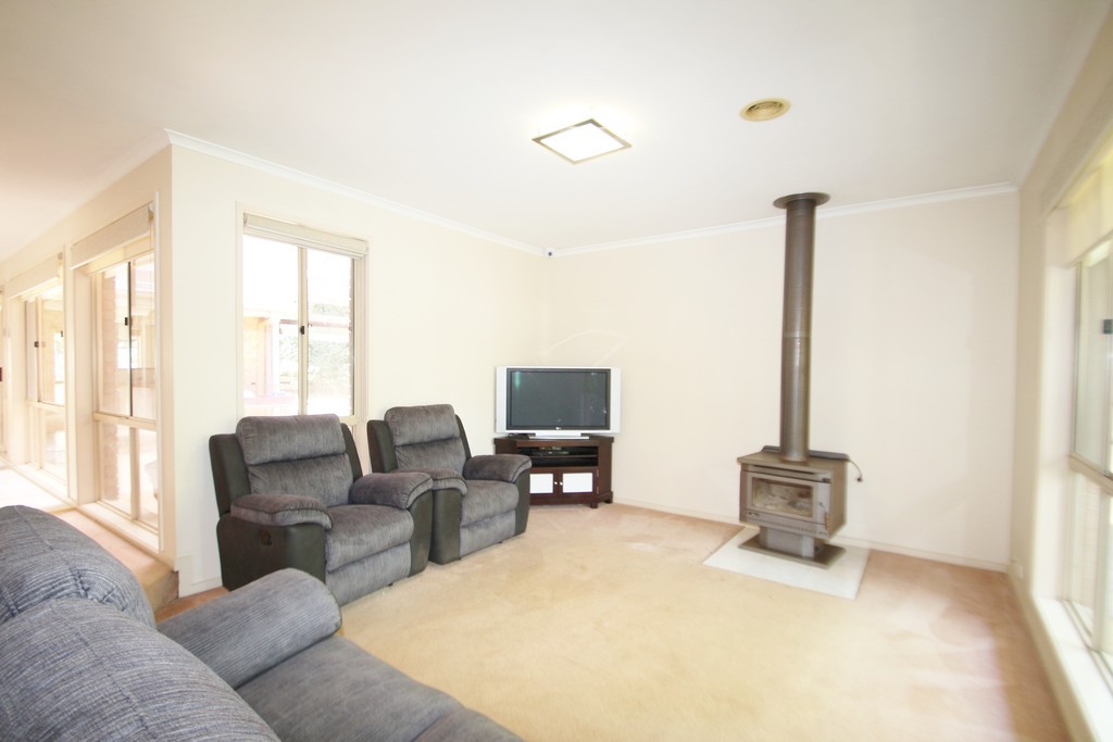 4 Brookfield Place, Warranwood, VIC 3134 - Thumbnail 1 - 23/05/2019