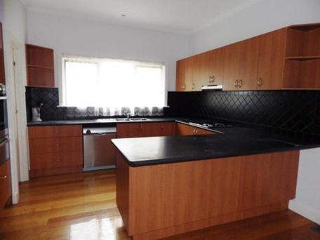 24 Brewster Street, Essendon, VIC 3040 - Thumbnail 1 - 23/05/2019