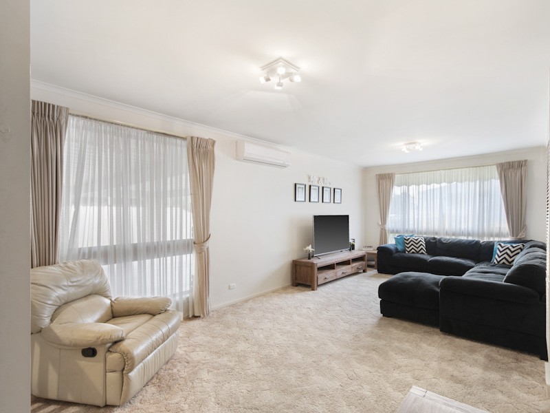 105 Mossfiel Drive, Hoppers Crossing, VIC 3029 - Thumbnail 1 - 19/05/2019