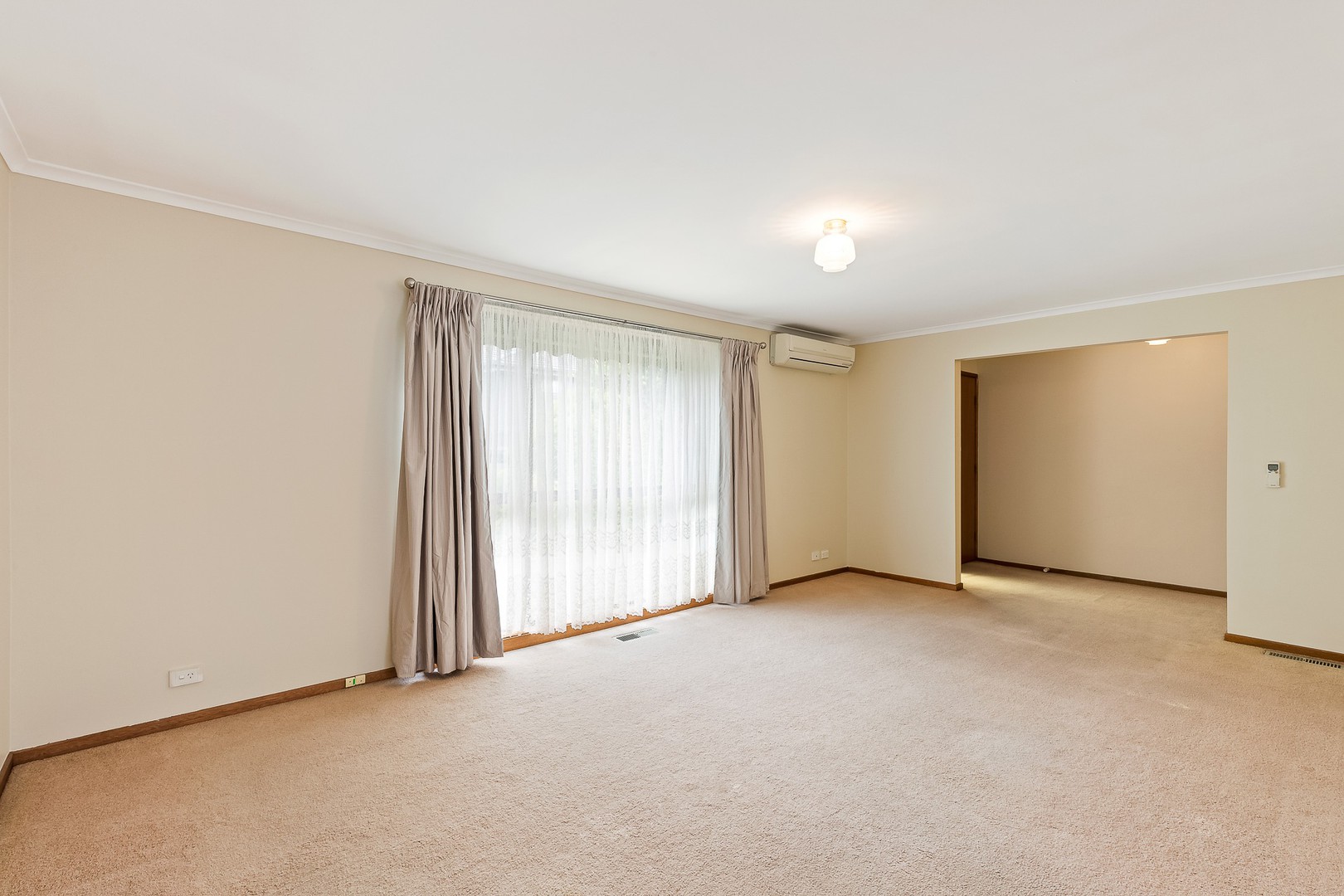 2/10 Cherry Grove, Donvale, VIC 3111, Donvale - Thumbnail 2