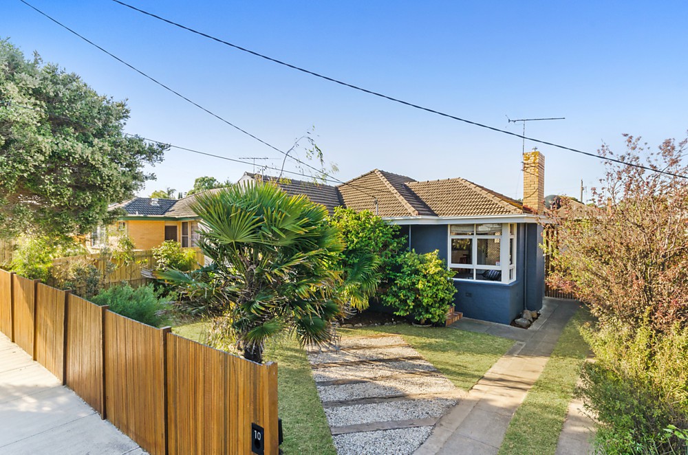 10 Strickland Avenue, Highton, VIC 3216 - Thumbnail 2 - 19/05/2019