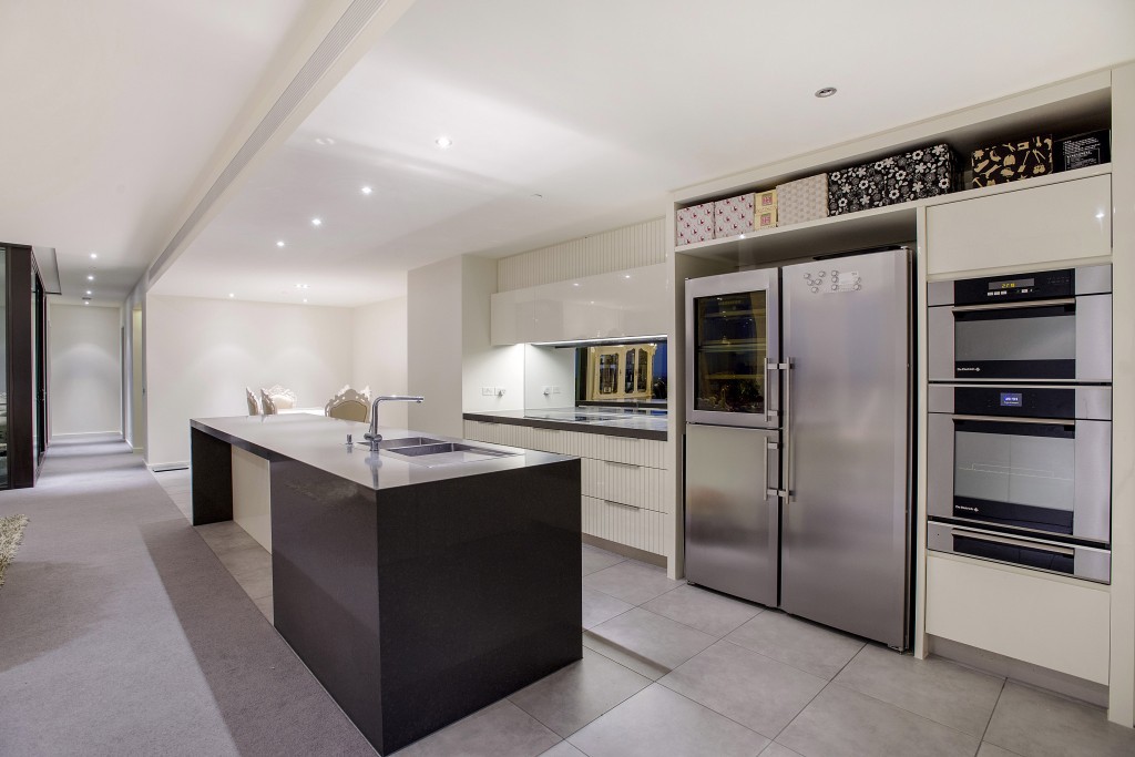 292/8 Waterside Place, Docklands, VIC 3008 - Thumbnail 1 - 23/05/2019