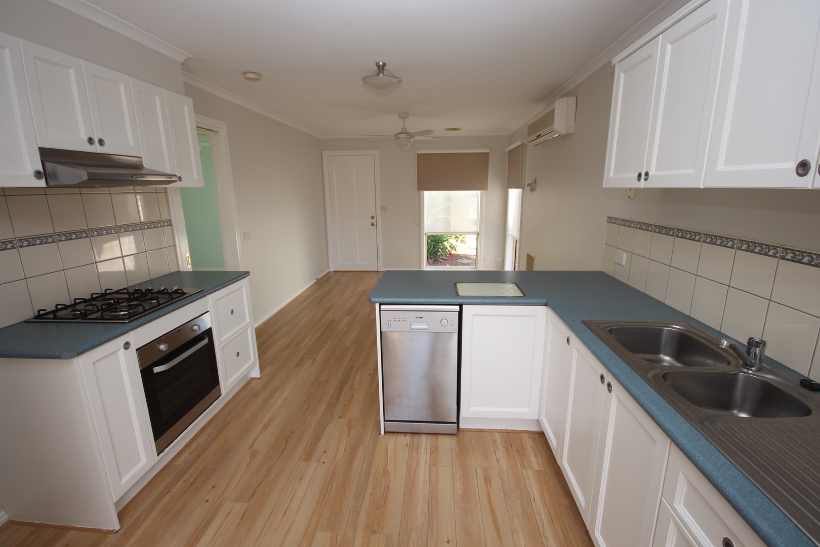 2/19 Stoddart Street, Hamlyn Heights, VIC 3215 - Thumbnail 2 - 23/05/2019