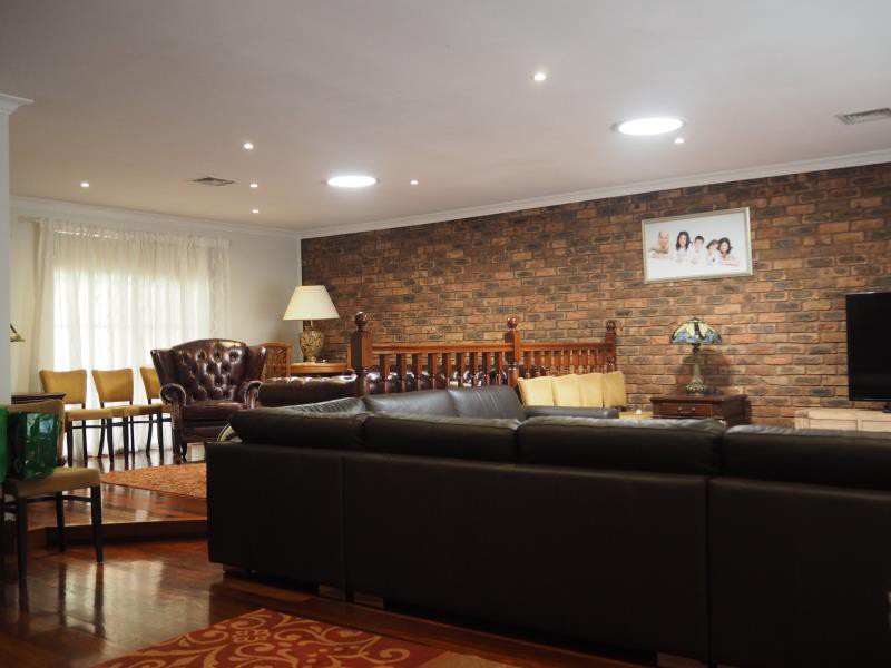 10 Witton Court, Greenvale, VIC 3059 - Thumbnail 2 - 23/05/2019