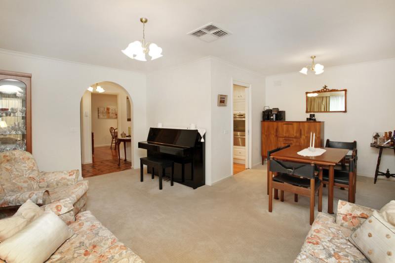 14 Baxter Close, Gladstone Park, VIC 3043 - Thumbnail 2 - 03/02/2017