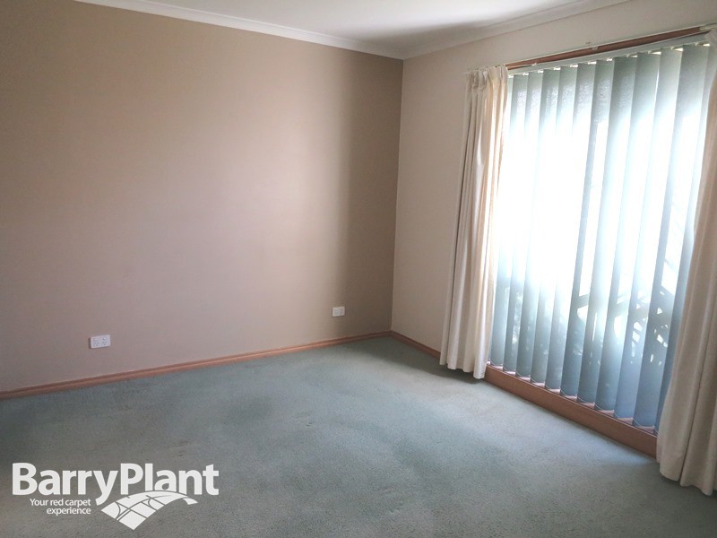 8 Norman Place, Narre Warren, VIC 3805 - Thumbnail 2 - 23/05/2019