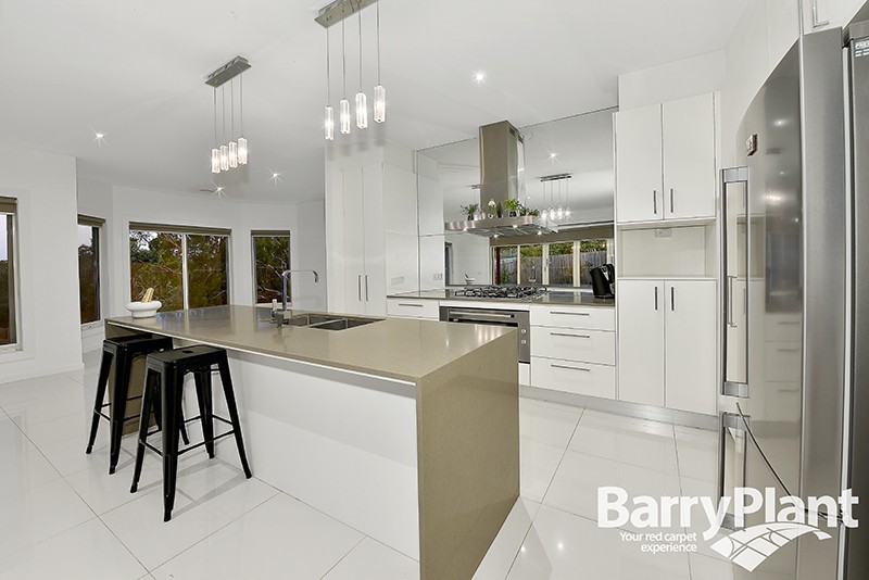 2/7 Lesay Court, Mount Waverley, VIC 3149 - Thumbnail 2 - 23/05/2019