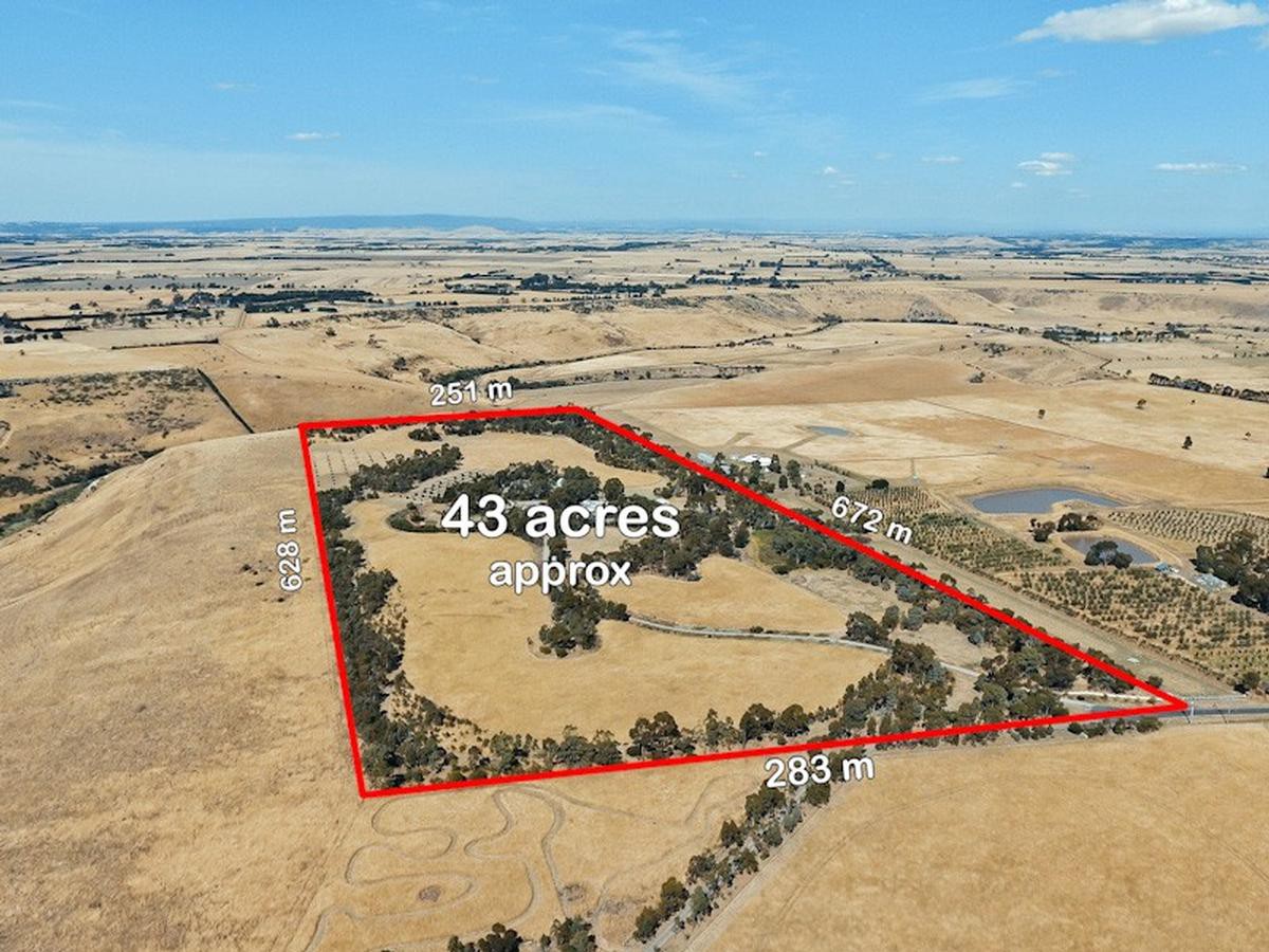 100 Sullivans Road, Sunbury, VIC 3429 - Thumbnail 2 - 19/05/2019