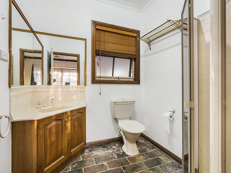 1 Freesia Court, Hoppers Crossing, VIC 3029 - Thumbnail 2 - 19/05/2019