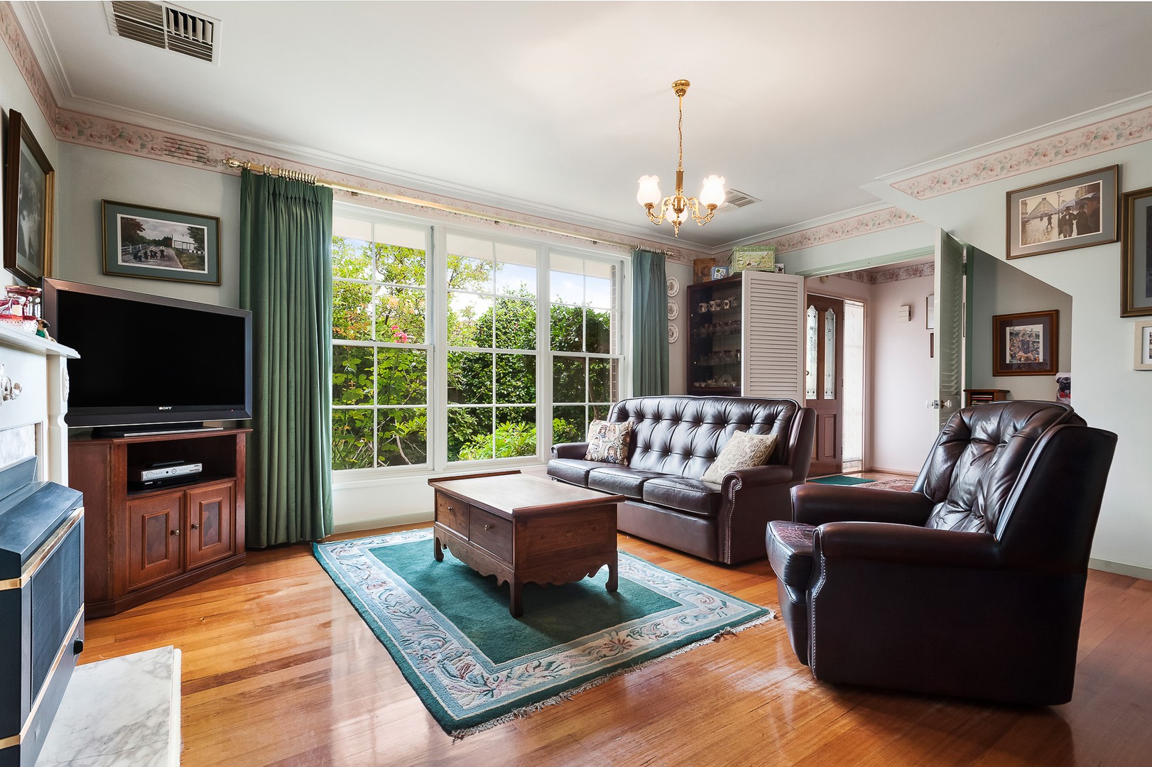 10 Hampshire RoadDoncaster, VIC 3108, Doncaster - Thumbnail 2
