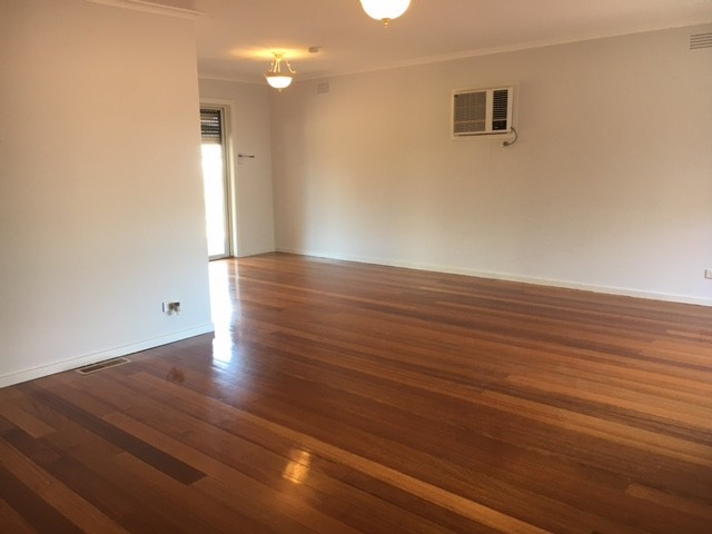 302 Furlong Road, St Albans, VIC 3021 - Thumbnail 2 - 23/05/2019