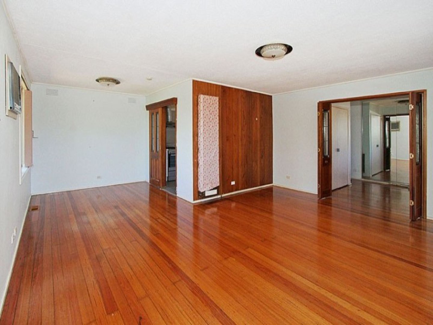 11 Moreton Crescent, Bundoora, VIC 3083 - Thumbnail 2 - 23/05/2019