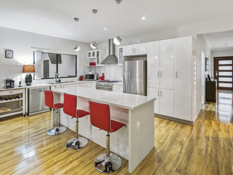 3 Pinnacle Way, Plumpton, VIC 3335 - Thumbnail 2 - 19/05/2019