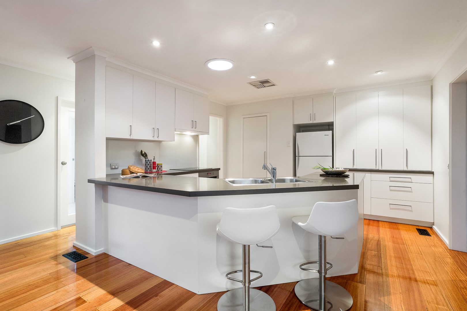 34 Koolkuna Avenue, Doncaster, VIC 3108, Doncaster - Thumbnail 3