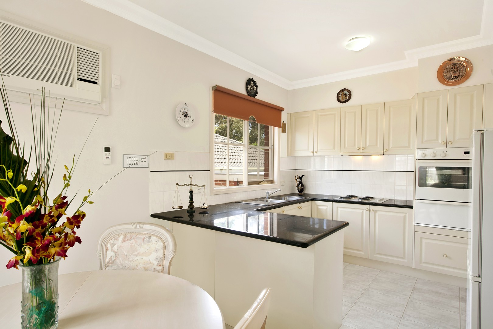 1/17 Calvin Crescent, Doncaster East, VIC 3109, Dawesville - Thumbnail 3
