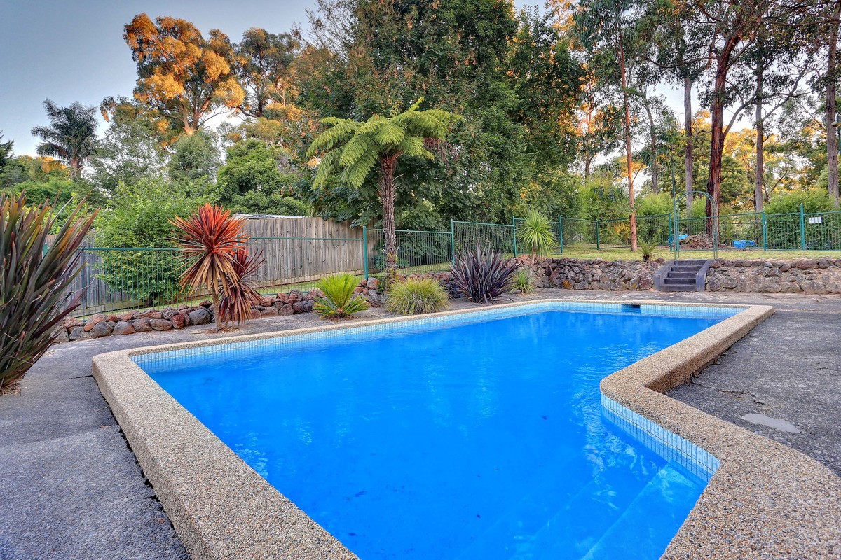 8 Dunstan Road, Avonsleigh, VIC 3782 - Thumbnail 2 - 19/05/2019