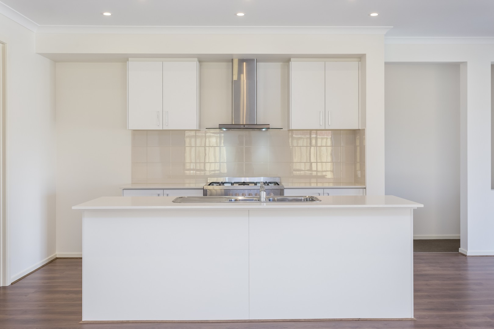 9 Florentino Parade, Point Cook, VIC 3030 - Thumbnail 2 - 24/05/2019