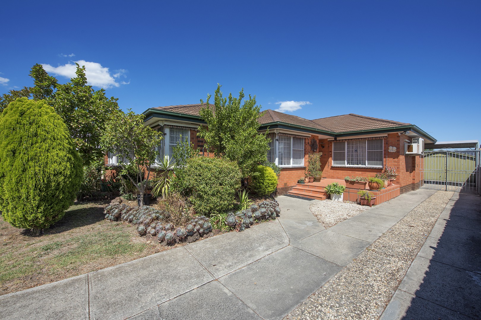 1 Burwood Court, Thomastown, VIC 3074 - Thumbnail 1 - 19/05/2019