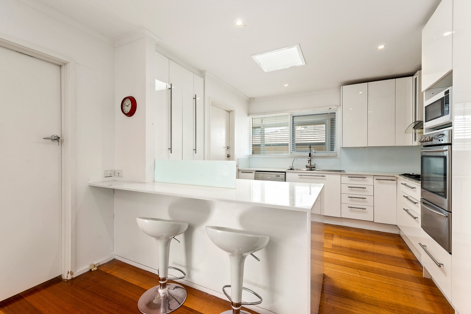 2 Larkspur AvenueDoncaster, VIC 3108, Doncaster - Thumbnail 3