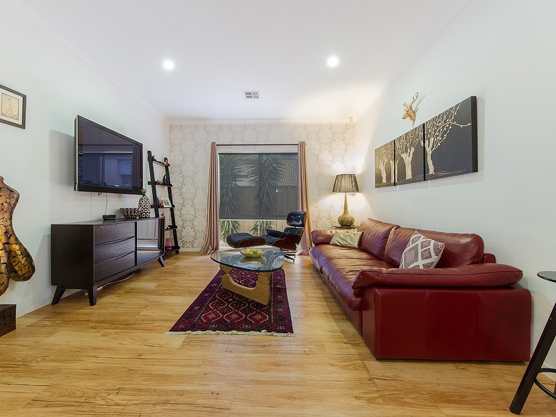 12 Holland Way, Caroline Springs, VIC 3023 - Thumbnail 1 - 24/05/2019